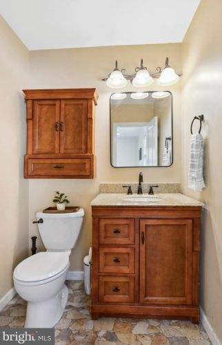 1246 Center Rd, Pittsburgh PA  19083-4823 exterior