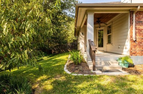 6928 Bay City Bnd, Austin TX 78725-2938 exterior