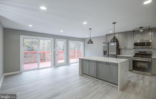 4115 Duvawn St, Alexandria VA 22310-2023 exterior