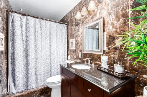 6821 Coronado Rd, Phoenix AZ 85008-3723 exterior