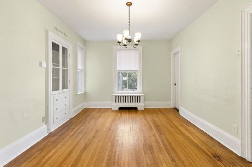 8 Gifford Ct, Salem MA 01970-2211 exterior