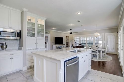 240 Edgewood Dr, Montgomery TX 77356-8408 exterior