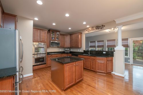 16 Pate Dr, Middletown NJ 07748-1700 exterior