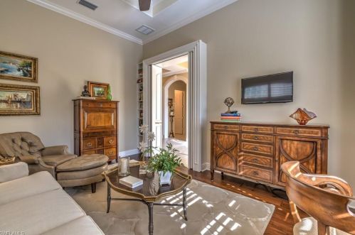 5597 Hammock Is Dr, Naples FL 34119-4692 exterior