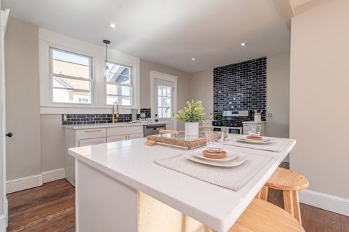 91 Wilber St, Springfield MA 01104-2527 exterior