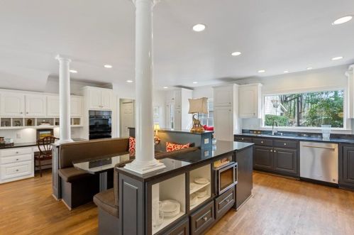 3611 Cloudland Dr, Atlanta GA 30327-2907 exterior