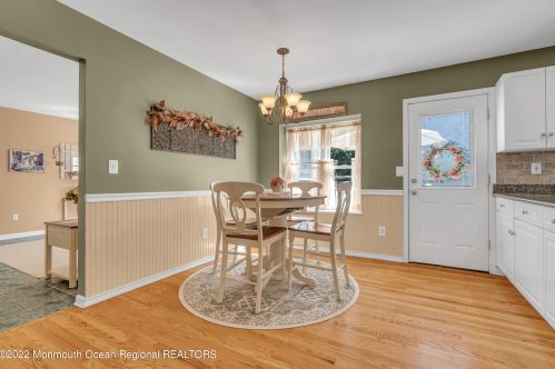 5 Dickens Ct, Jackson Twp NJ  08527-2844 exterior