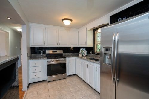 391 Massachusetts Ave, West Springfield MA 01089-2412 exterior