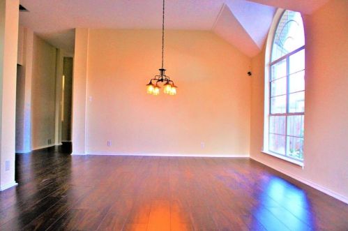 9026 Brimstone Ln, Austin, TX 78717-3018