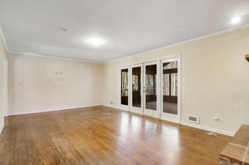 2607 Hawthorne Dr, Atlanta GA 30345-1328 exterior