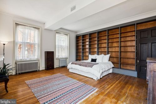 2322 Delancey Pl, Philadelphia PA 19103-6407 exterior