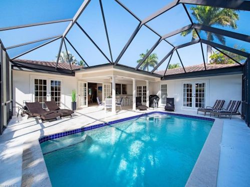 4406 Crayton Rd, Naples FL 34103-8530 exterior