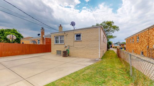 9753 Troy Ave, Chicago IL 60805-3142 exterior