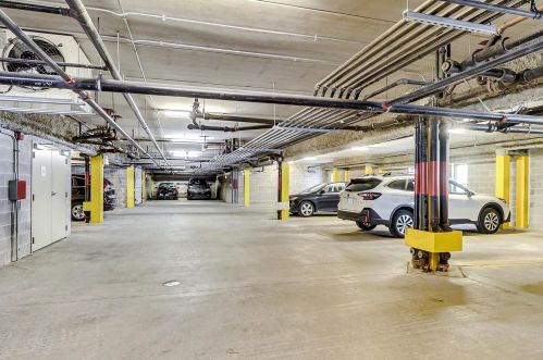 1075 Roosevelt Rd, Chicago IL 60608-1665 exterior