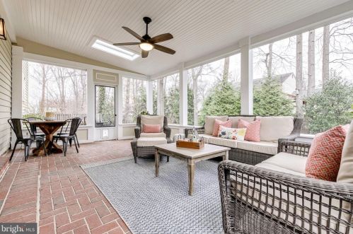 2122 Rampart Dr, Alexandria VA exterior