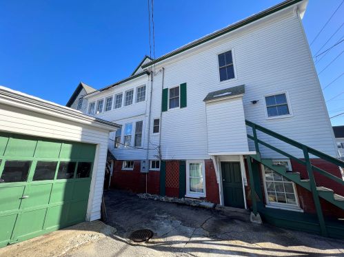 22 South St, Concord NH 03301-2664 exterior