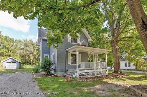 202 Market St, Dewitt, MI 48820-8929