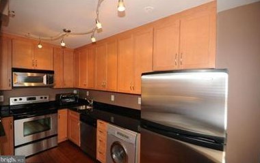 504 Bashford Ln, Alexandria VA  22314-1182 exterior