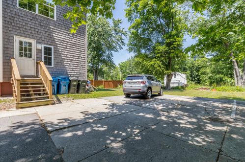 1179 Washington Ave, Portland ME 04103-2042 exterior