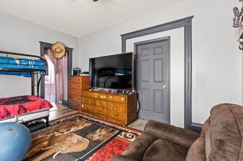 2861 7 St, Milwaukee WI 53215-3907 exterior