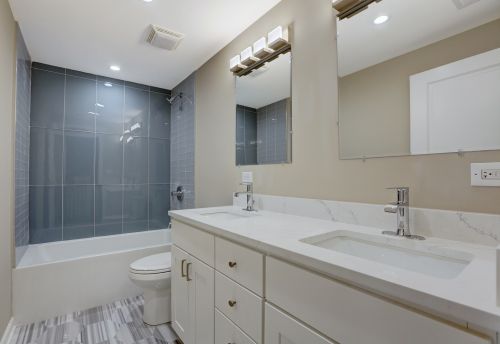 1934 Newport Ave, Chicago IL  60657-1026 exterior