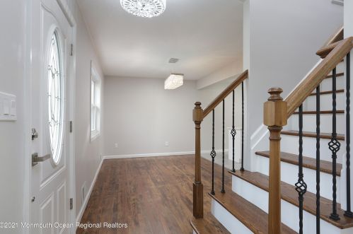 16 Carole Pl, Old Bridge NJ  08857-2502 exterior