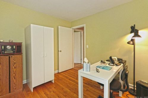 73 Ida Ave, Derby CT 06418-2322 exterior