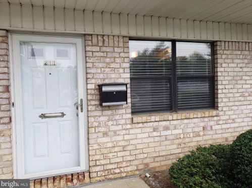 211 Silver Ct, Trenton, NJ 08690-3514