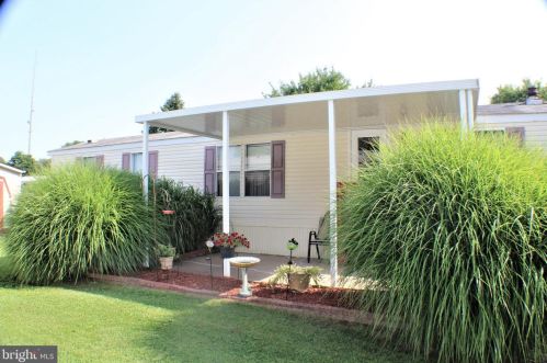 72 Farvel Rd, Wilmington, DE 19810-1000