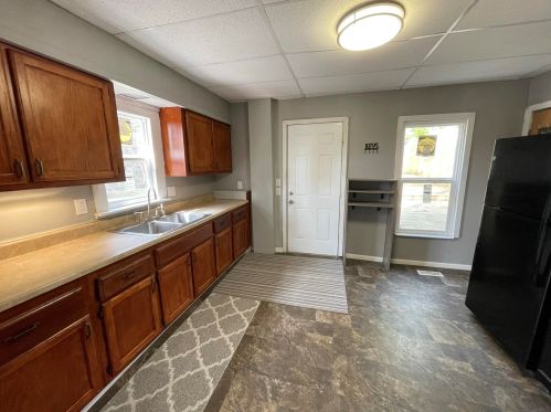 1233 Michigan Ave, Kalamazoo, MI 49048-2421