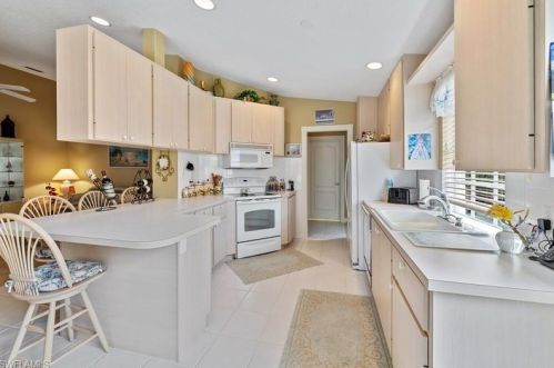 3165 Andorra Ct, Naples FL 34109-1386 exterior