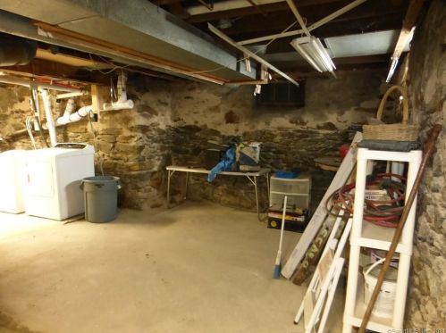 189 New Haven Ave, Derby CT 06418-2521 exterior