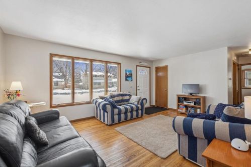 4785 Karen Pl, Saint Paul MN  55110-2933 exterior