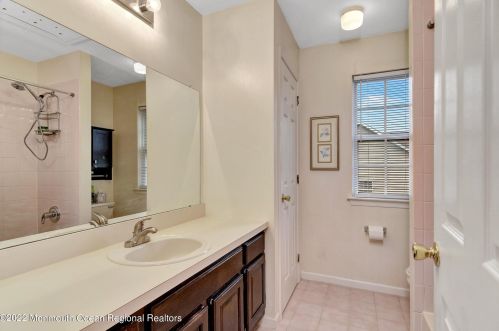 19 Cres Rd, Old Bridge NJ 08857-4101 exterior