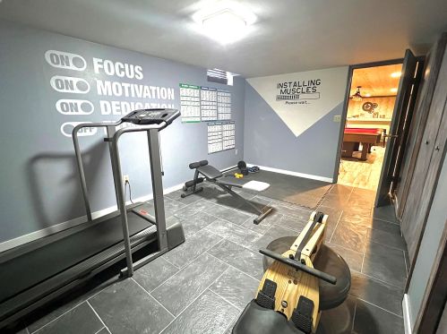 6053 21st St, Milwaukee WI  53221-5052 exterior