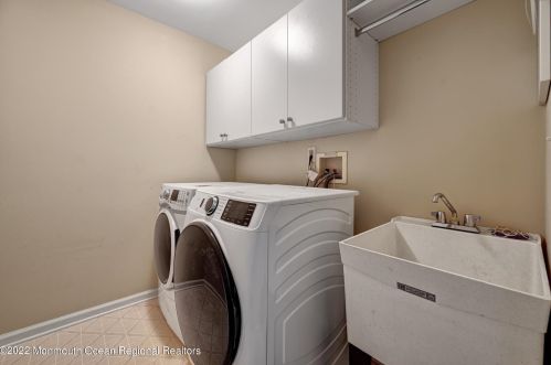 77 Ironwood Ct, Middletown NJ 07748-1917 exterior