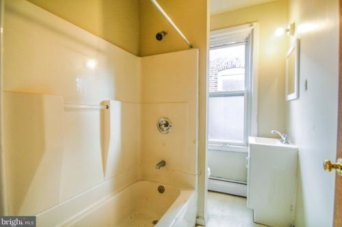 621 Columbia Ave, Darby PA 19023-2510 exterior