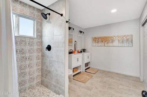 8257 Beverly St, Tucson AZ  85710-5931 exterior