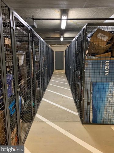 915 Patrick St, Alexandria VA 22314-4071 exterior