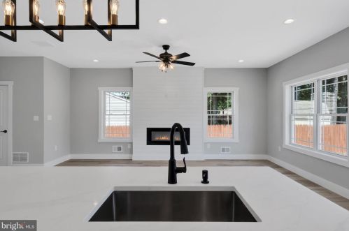 393 Hoover Ave, Berkeley Township NJ 08721-2866 exterior