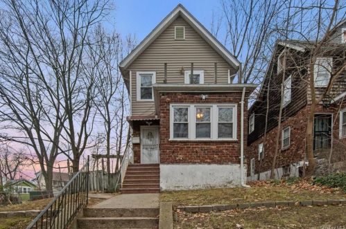 696 3rd Ave, Mount Vernon, NY 10550-4947