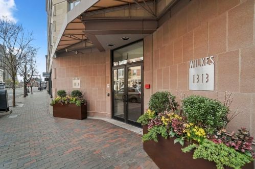 1313 Washington St, Boston MA  02118-2058 exterior