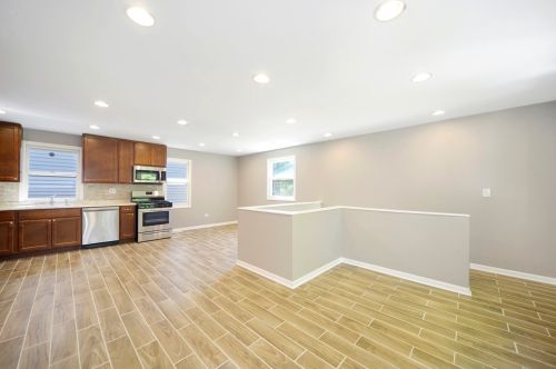 648 Ctr St, Waukegan IL 60085-3829 exterior