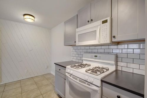 2302 Barton Skwy, Austin TX 78704-4704 exterior