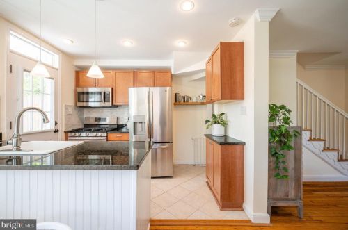 21 Clifford Ave, Alexandria VA  22305-2702 exterior