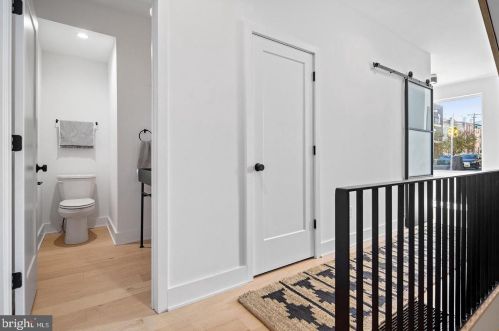 1601 2nd St, Philadelphia PA 19133-0033 exterior