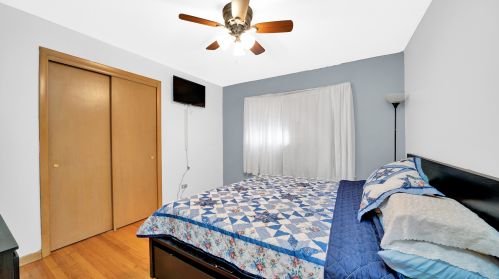 8243 Francisco Ave, Chicago IL 60645-4302 exterior