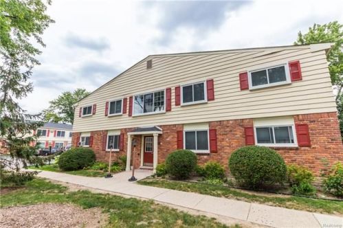 743 Maple Rd, Clawson, MI 48017-1184