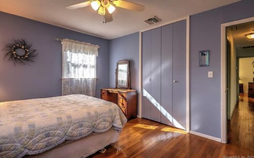 76 Boylston St, Milford CT 06461-2305 exterior