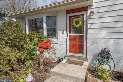 809 Valley View Rd, Media, PA 19063-1346